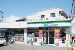 ファミリーマート 調布成城富士見橋店