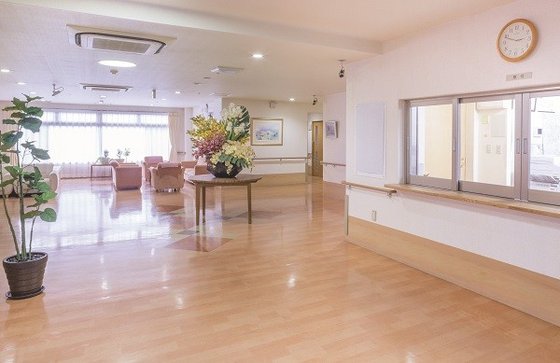 ニチイホーム仲町台2番館