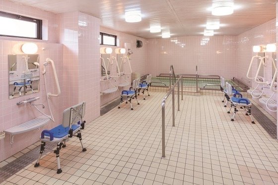 ニチイホーム仲町台2番館