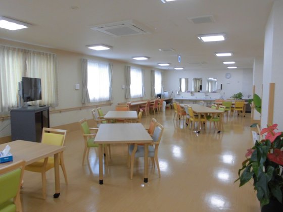 医療法人生寿会 百彩(ももいろ)