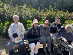 外出レク与野公園バラ園2