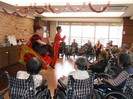 花咲(チャーム・ケア・コーポレーショングループ)