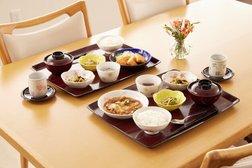 施設内で作る暖かいお食事を提供致します。