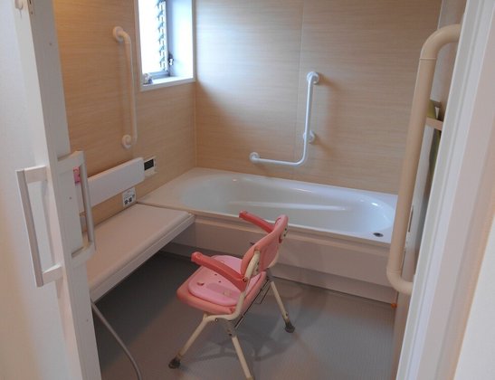 アルファリビング松山よつば循環器科クリニック前