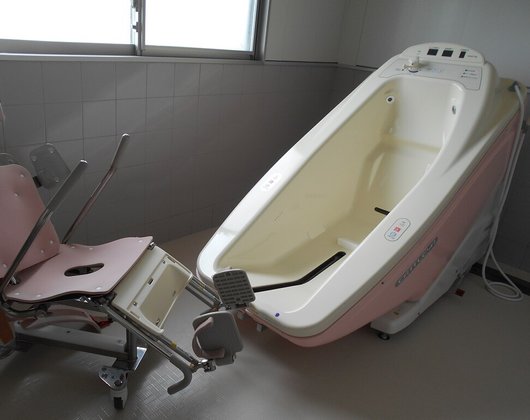 アルファリビング松山よつば循環器科クリニック前