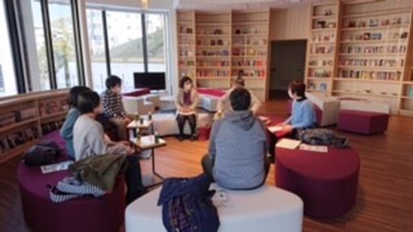阪大グローバルビレッジにて学生 シニア座談会 グランヒル ユニバ中銀 千里つくも台 大阪府吹田市 Lifull介護 旧home S介護
