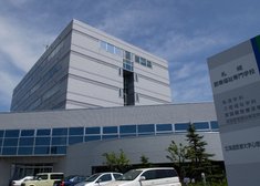 豊富な診療科がある北海道医療大学病院(徒歩5分～6分)