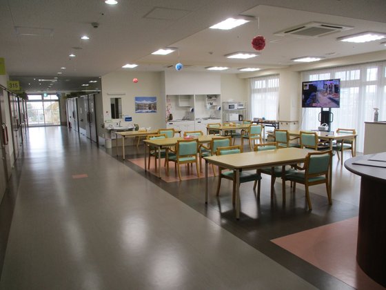 さわやかこうべにし館