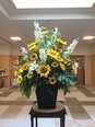 ロビーのお花が新しくなりました