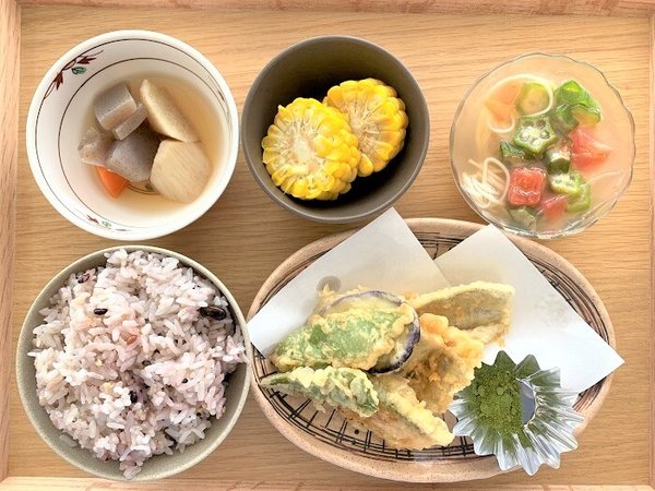 昼食 タチウオと野菜の天ぷら 松山エデンの園 愛媛県松山市 Lifull 介護