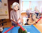 夏の風物詩「スイカ割り」を楽しみました!