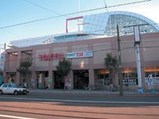 東光ストアー等、日常生活の利便性は快適