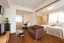 木の温もりを感じる