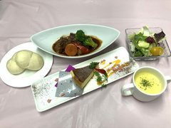 令和7年12月のクリスマスメニューは「ビーフシチュー」!