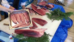 マグロの解体ショー