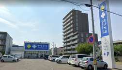 徒歩3分でドラッグストアがあります。