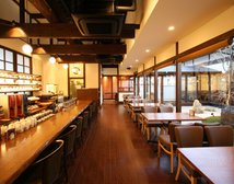 徒歩10分 桜珈琲岸和田店があります。