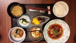 栄養バランスが取れ季節の食材を使ったお食事
