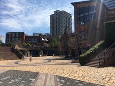 トリトンスクエア