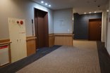 暑さや雨を気にせず移動できる館内廊下