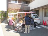 販売車“とくし丸”でのお買い物