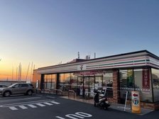 セブンイレブン葉山マリーナ店 徒歩5分