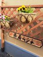 ホーム内の歩道です。長寿の道も1歩から