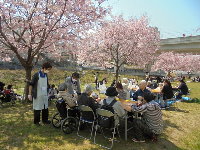 はなことばセンター南の詳細情報 費用 評判 横浜市都筑区の介護付き有料老人ホーム Lifull 介護