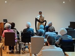 夜のアクティビティ!ハープコンサート開催!!