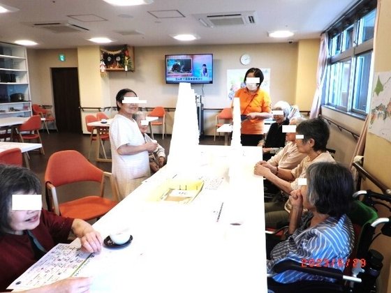 かえでシニアアルヴァンタウン(小花)