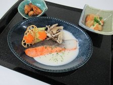 2026年9月25日 秋鮭のきのこクリームソース