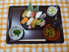 お寿司バイキングにて