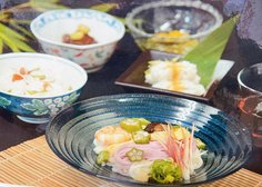 季節感のある食事をお楽しみください。