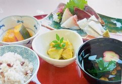 栄養バランスの考えられた食事をお楽しみください。