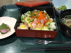 3月3日 昼食は人気の散らし寿司