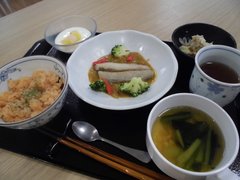 健康長寿を願いに考えたお食事をご提供しております。