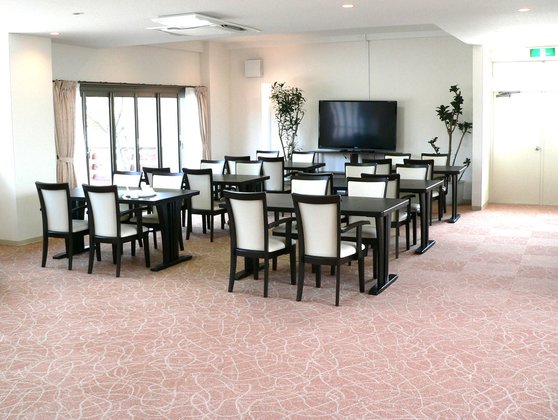 ラ・ファミーユ朝倉