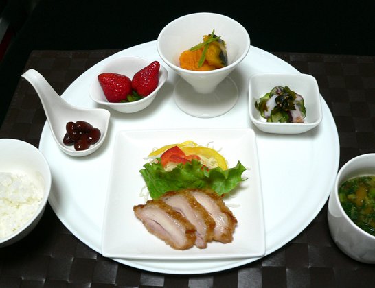 ラ・ファミーユ朝倉