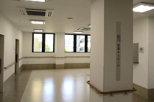 【桜寿のさと松田】 お食事だけでなく、ご入居者様どうしの団欒のスペースとして自由にご利用いただけます。