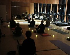 「アロマキャンドルヨーガ!!」