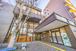 約279,000冊の蔵書を誇る静かで落ち着いた図書館