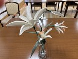 入居者様から頂いた新作の造花を飾りました