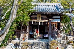 千里丘稲荷神社 徒歩1分