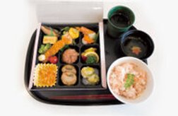 栄養のバランスだけでなく、 味や季節の楽しみにもこだわります