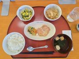 本日のお昼御飯は「鶏肉のもろみ焼き」です♪
