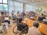 本日のレクリエーションは「体操」です♪