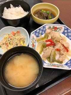 【2026年9月13日】本日のお食事 鶏肉とピーマンの塩炒め