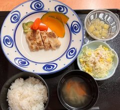 【2026年10月29日】本日のお食事 鶏肉のハニーマスタードソース