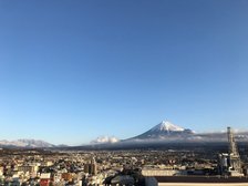 冬の澄んだ晴天時の富士山
