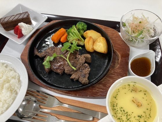 カルナス城野駅前